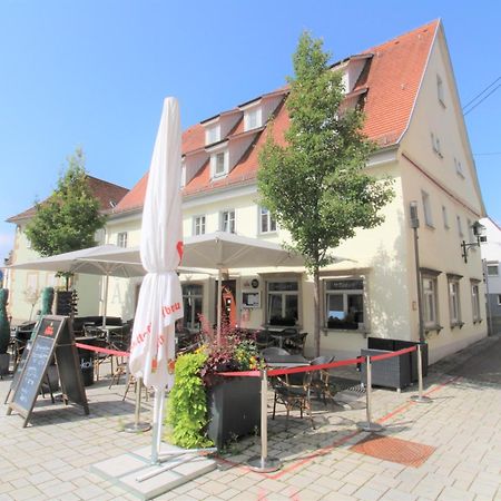 Hotel Adler Am Schloss Bonnigheim Экстерьер фото