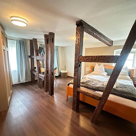 Hotel Adler Am Schloss Bonnigheim Экстерьер фото